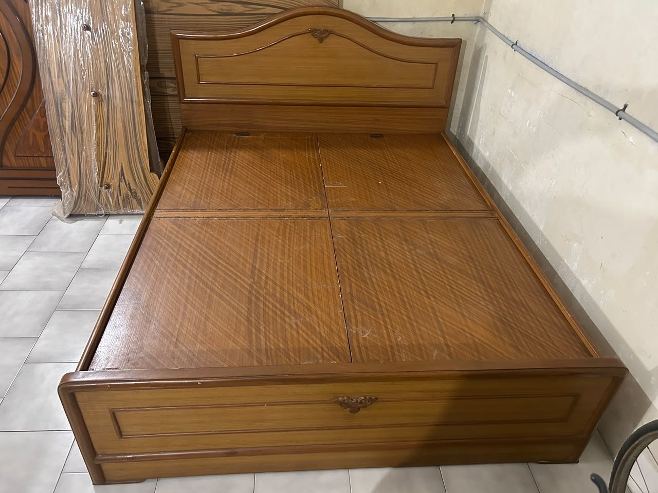 Queen size cot